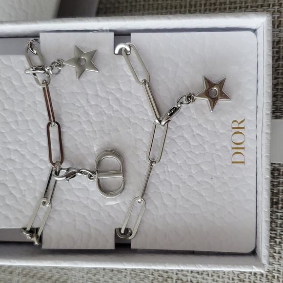 Brand New in Box DIOR phone charm silver 6x detachable charms CD & Star 🌟 - Picture 2 of 4